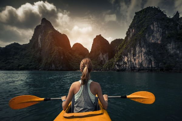 Sitting position in kayak with straight back | kayaking info Sitting position in kayak with straight back